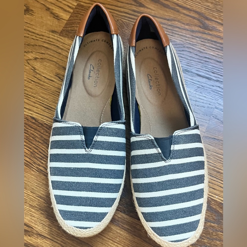 Clarks Women's Danelle Sky Striped Espadrille loafers, size 6